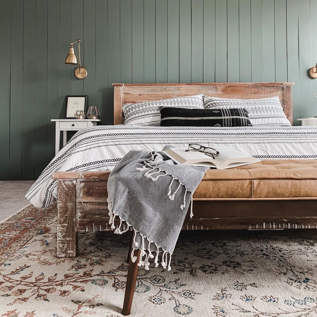 DENIZLI Double-Sided Turkish Bath Towels as a throw on a bedroom bench