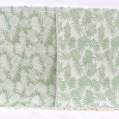LEAVES Blanket with reversible pattern